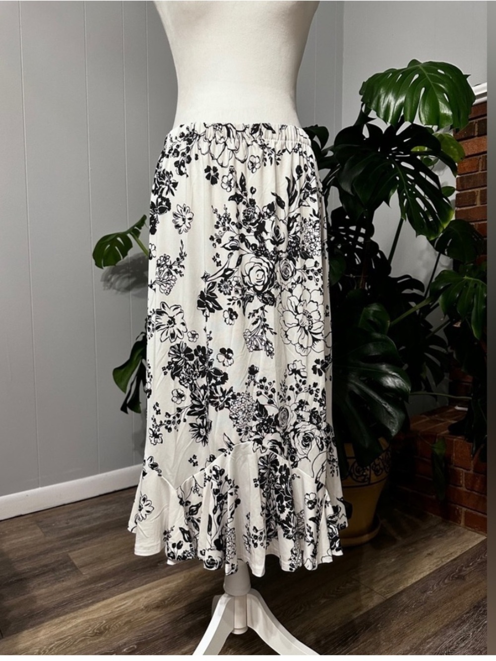 Southern Lady Black & White Floral Ruffled Maxi Skirt